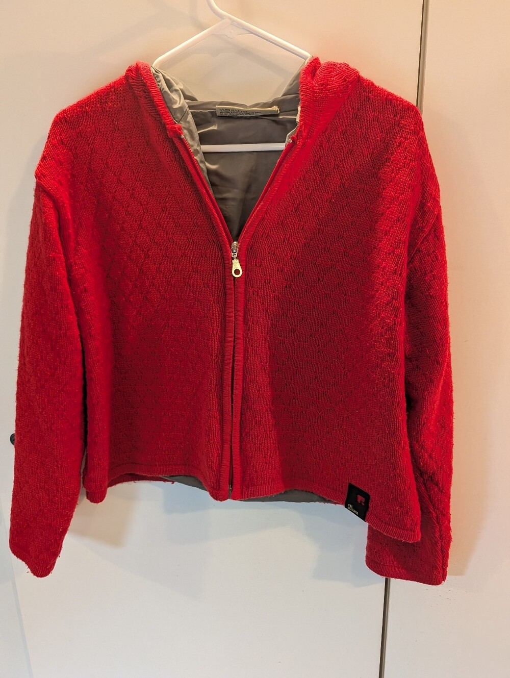 Ride Snowboards Woman's Size Medium Red Hooded Zip-Up Sweater Jacket